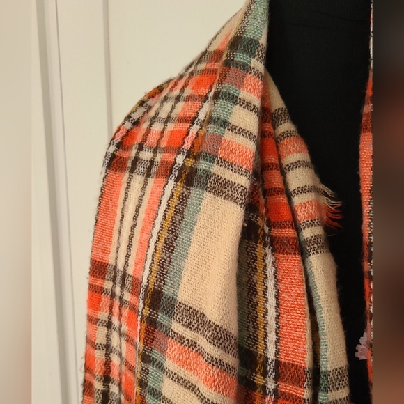 MODCLOTH plaid blanket scarf - Picture 3 of 5